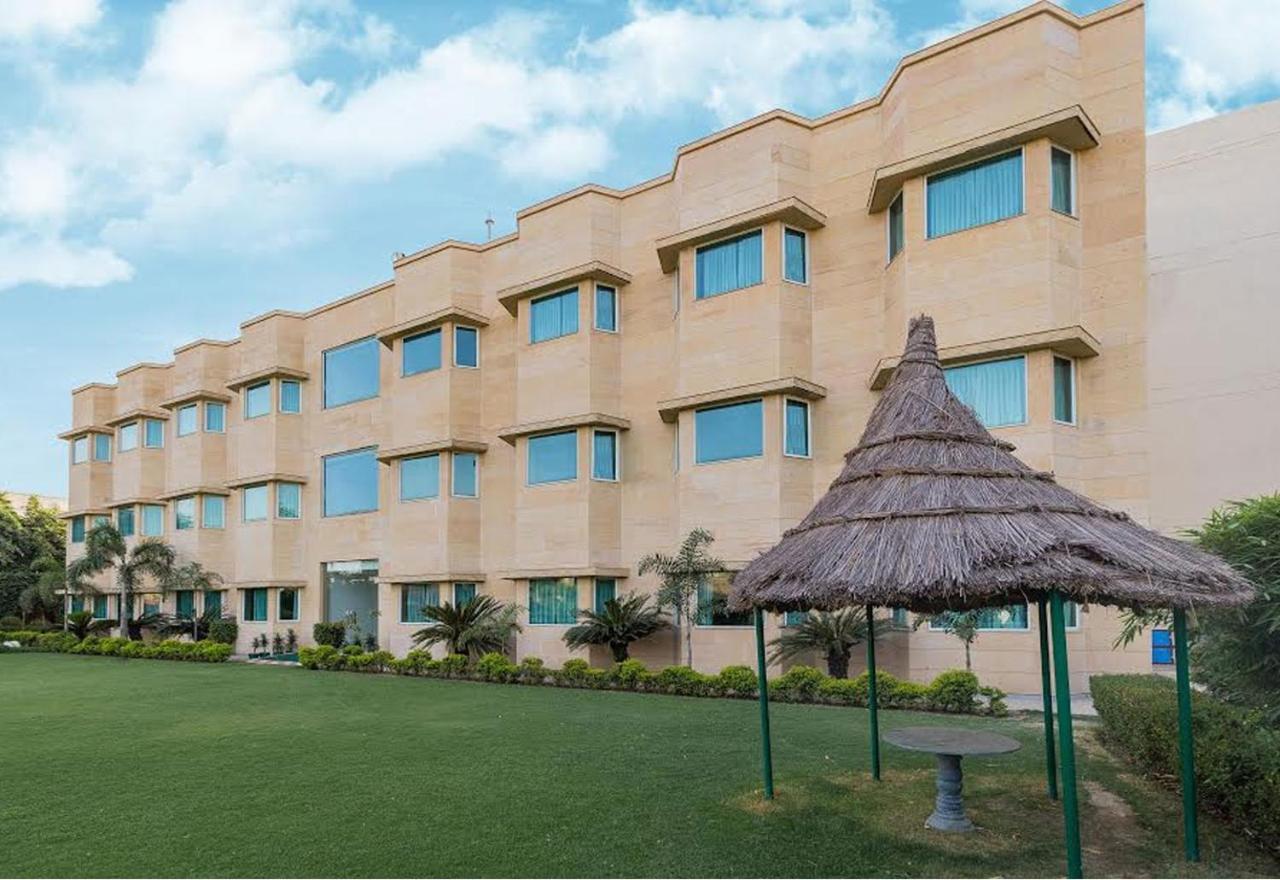 Golden Huts Resorts Khijuri, Rewari Haryana Bagian luar foto